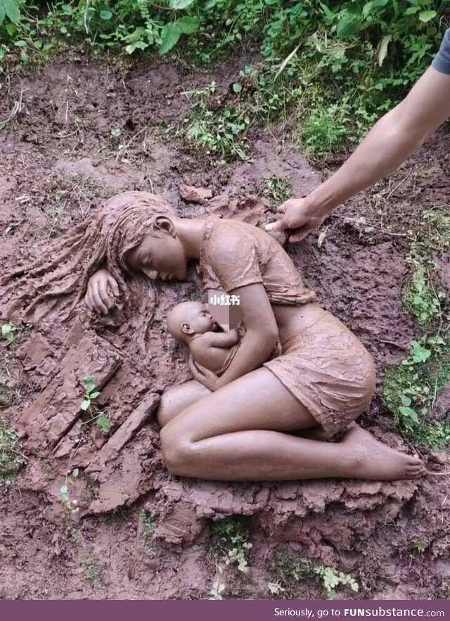 Amazing mud sculpture by Miguel Miguens