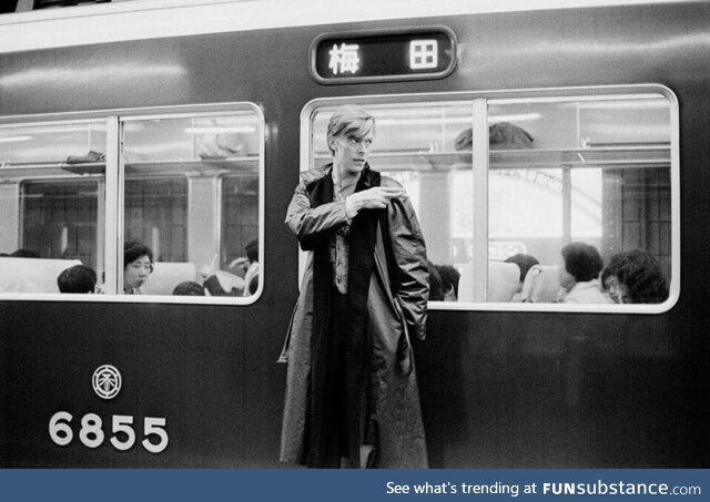 Bowie in Japan looking effortlessly cool