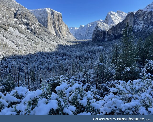 Yosemite valley (from tunnel view) with all the recent snow is absolutely beautiful