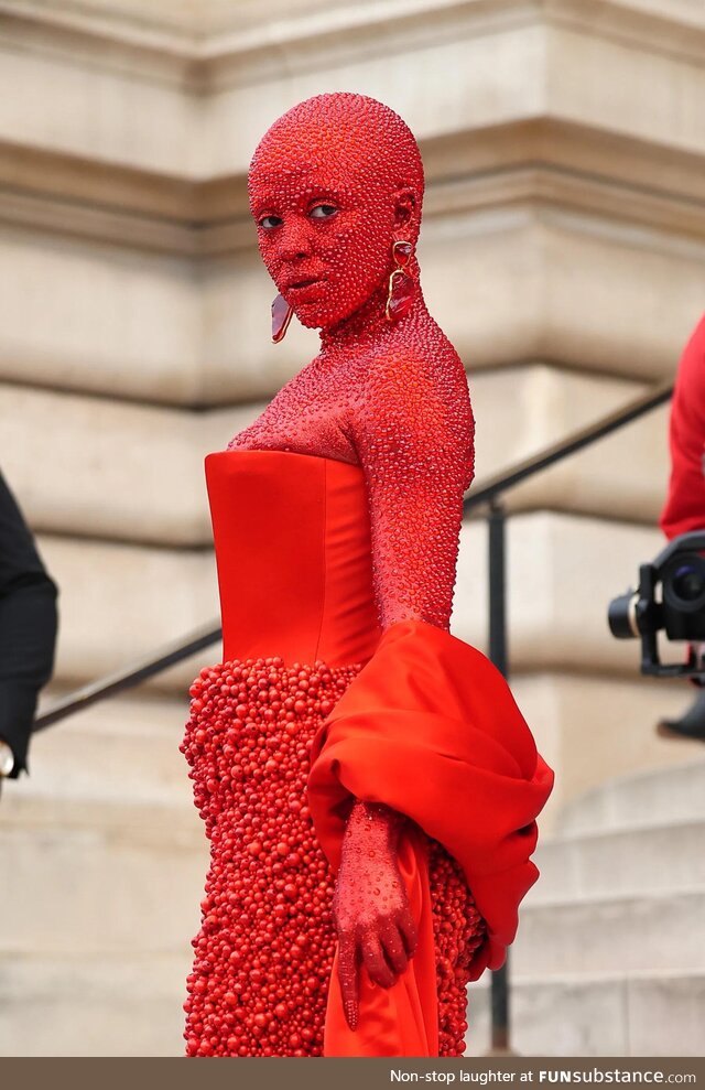 Doja Cat covered in 30,000 Swarovski crystals applied by hand at the Schiaparelli Haute