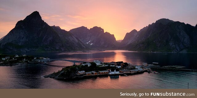 [OC] The midnight sun in the Lofoten Islands, Norway. (12:42 am)