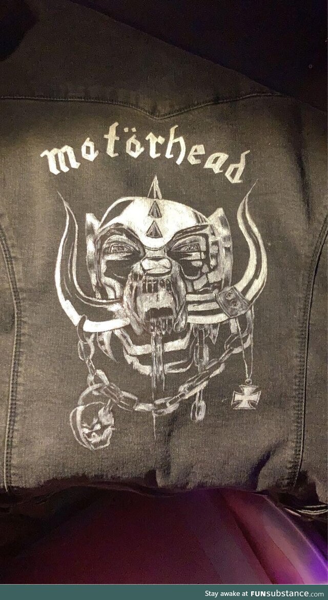 Finished back detail of my new patch jacket :) all freehanded w/ fabric paint