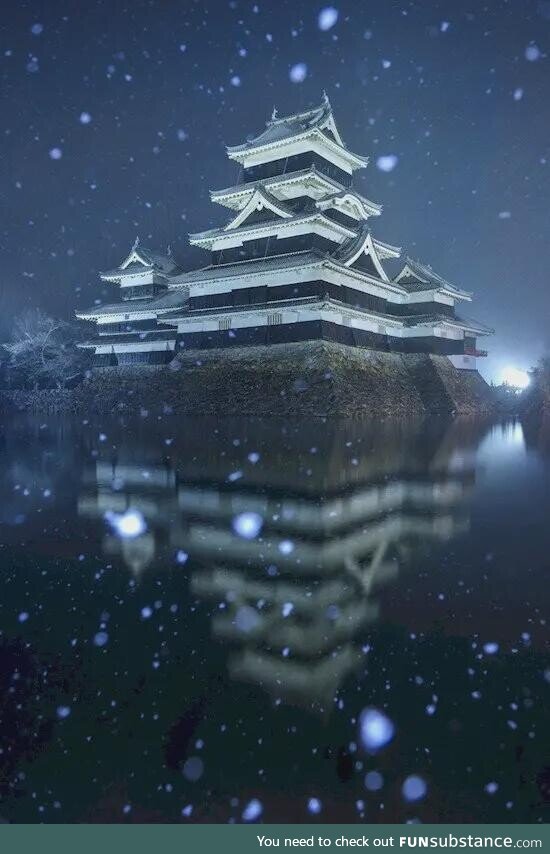 ‘Matsumoto Castle’ in Japan looks magical in the snow!