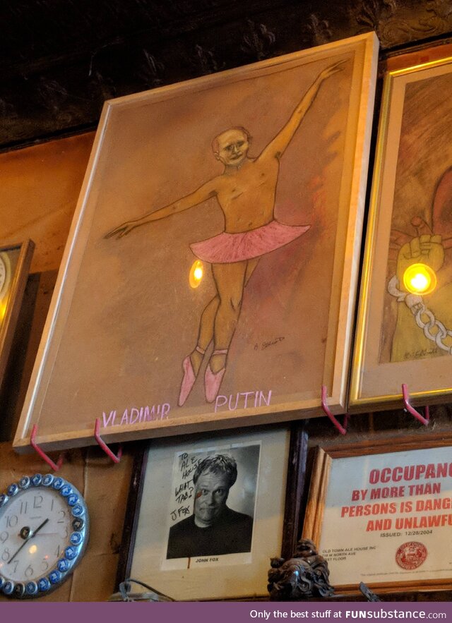 [OC] I hear Putin hates this painting at the Old Town Ale House in Chicago