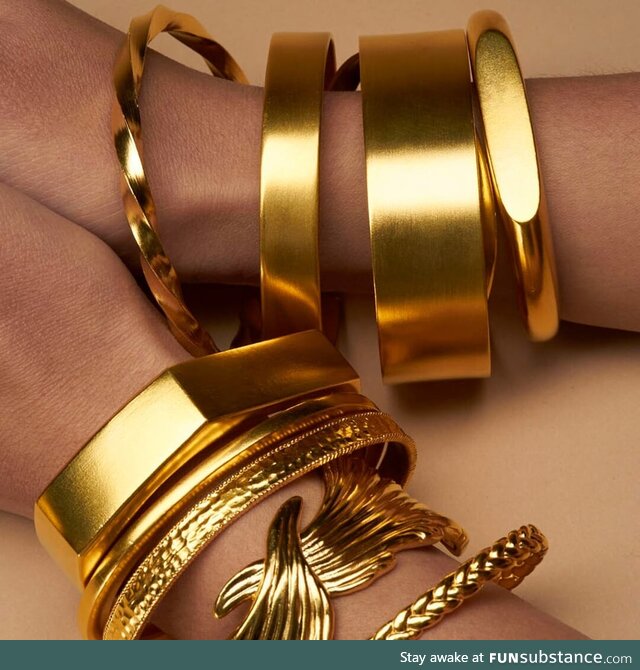 Menē 24K Gold Jewelry: By avoiding gems and diamonds, our pieces are solid gold, leaving