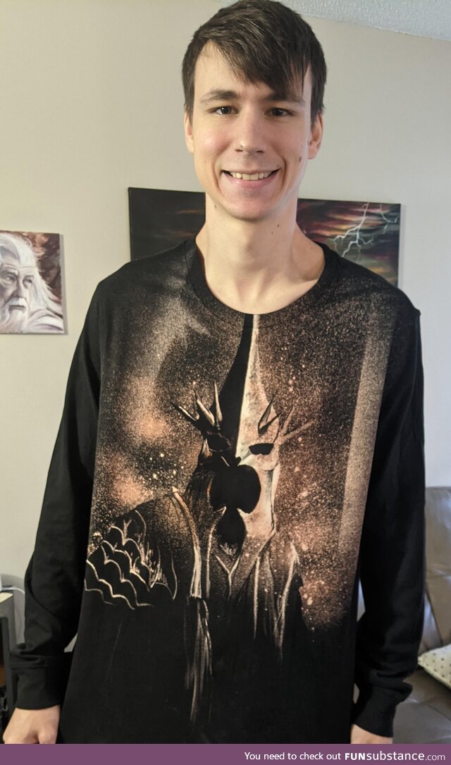 My second try at Bleach painting on a shirt! The Witch King ???? how did I do? ????