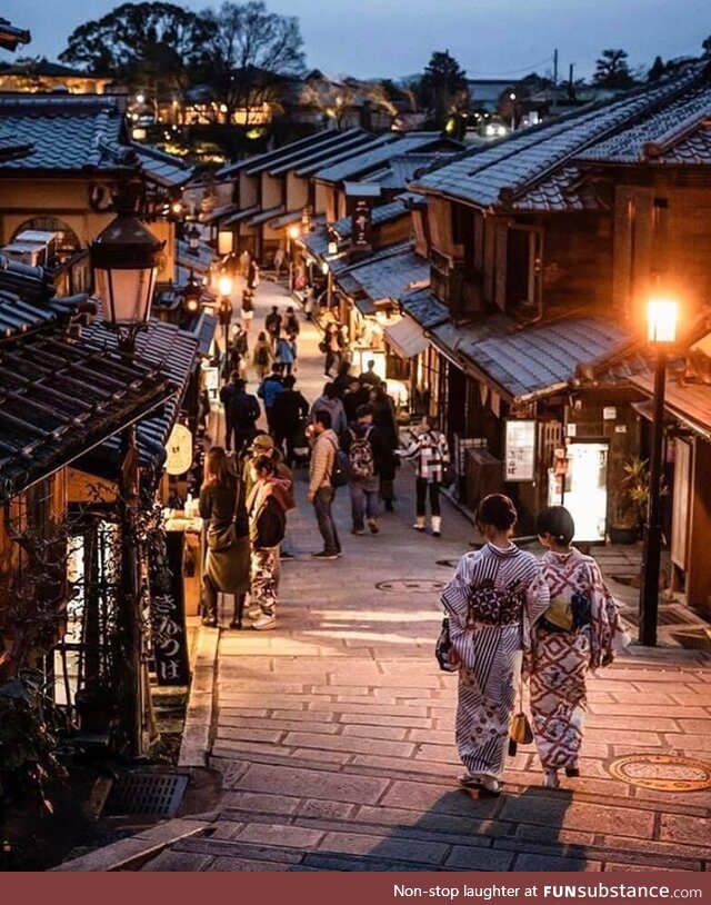 Nighttime at the Gion district, Kyoto