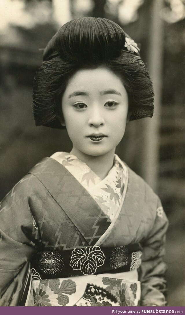 Geisha Geiko Tomeko in 1930s