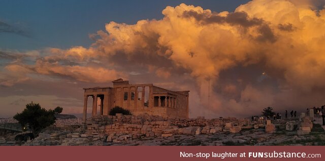 Pure luck while being whisked out of the Acropolis at closing time. 11.23