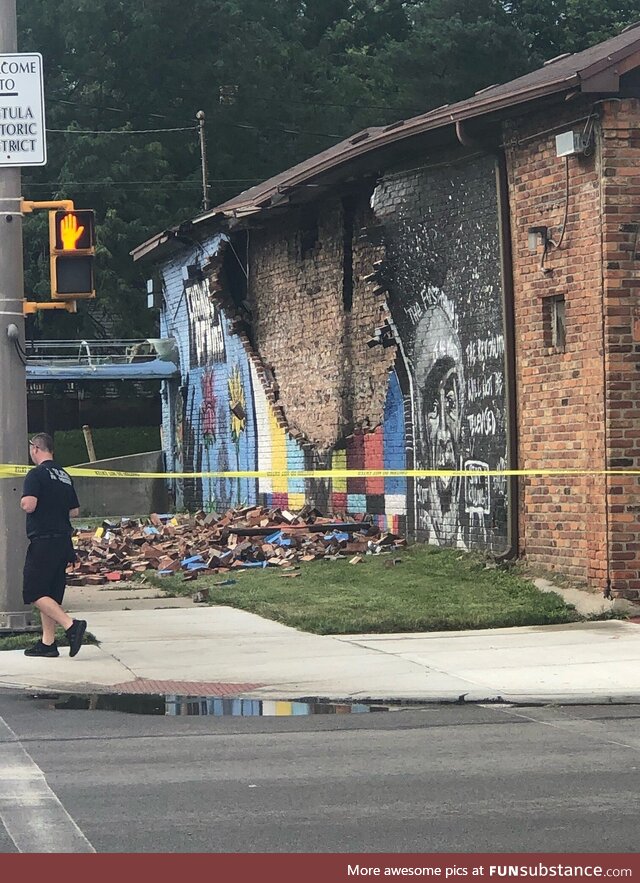 George Floyd mural at Summit and Lagrange hit by lightning, Doppler Radar shows one