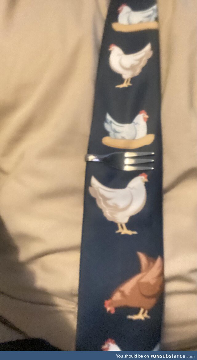 Who doesn’t like a little holiday hen tie?