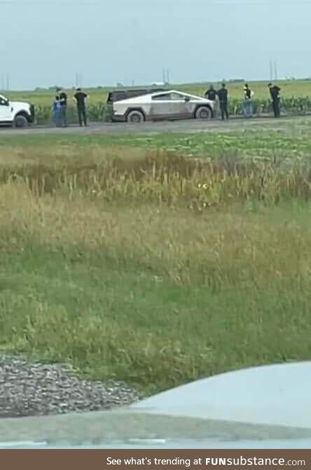 Elon & Cybertruck got stuck in south texas had to be saved by a diesel truck in Robstown