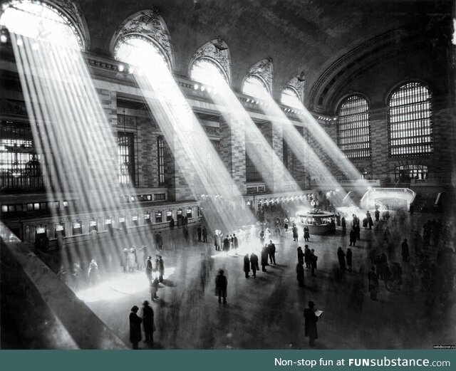 It’s no longer possible to see this, as buildings outside block the sun. Grand Central,