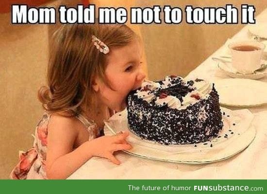 A good way to eat the cake WITHOUT touching it!