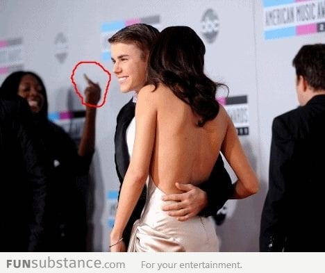 Justin Bieber Photobombed