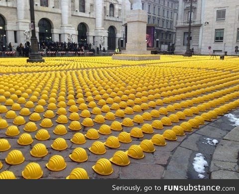 This is how factory workers in Italy protest