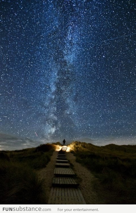 'Heavens Trail' in Ireland, the Milky Way line up with the path!