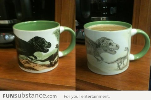 Dinosaur cup changes according to temperature change