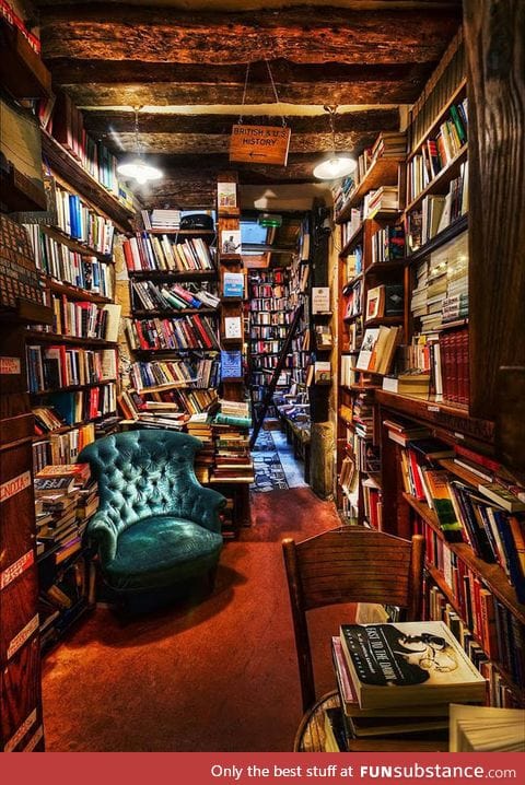 If I had this home library, I'd never leave the room