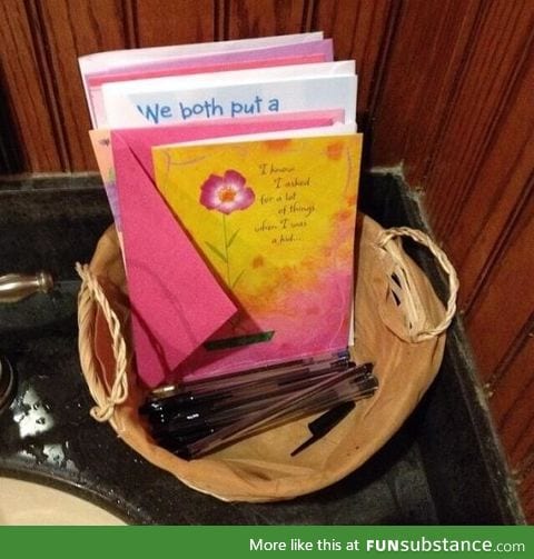 Applebee's has emergency Mother's Day cards in the men's room