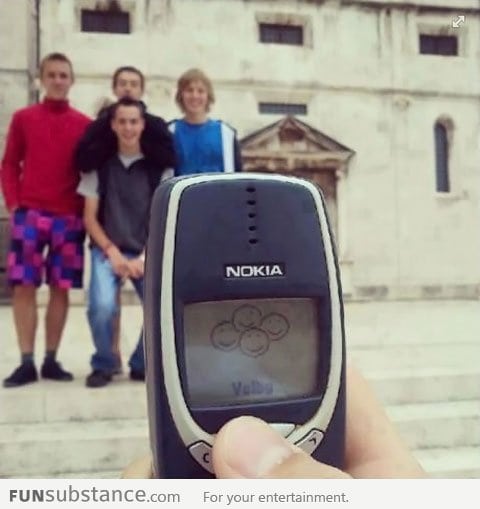 Taking picture with Nokia 3310