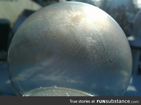 Surface of a frozen bubble