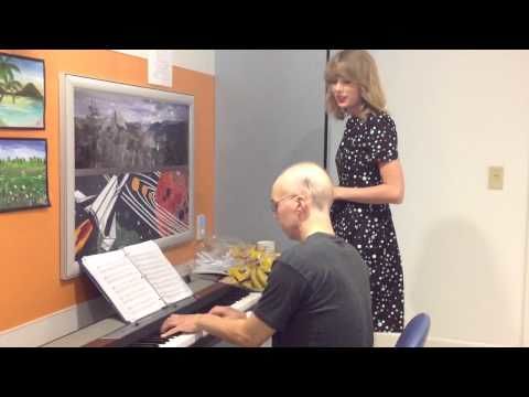 Taylor Swift Sings Someone Like You While A Leukemia Patient Plays The Piano