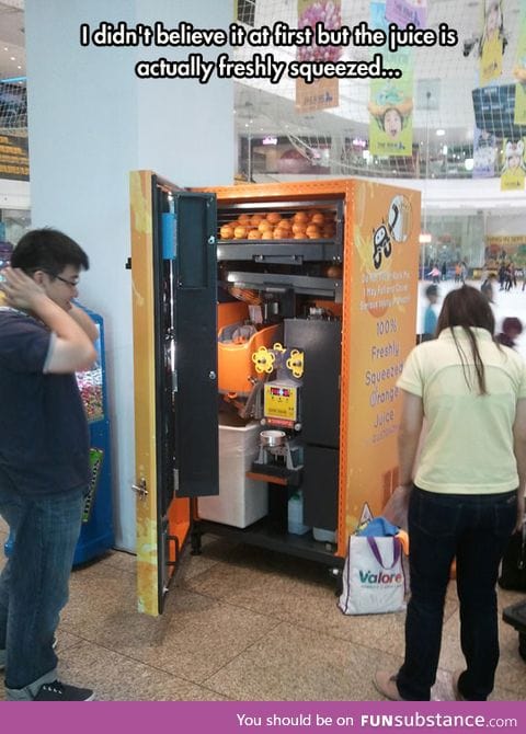 Freshly squeezed juice vending machine