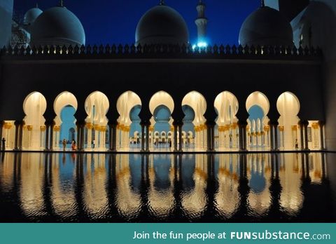 Abu Dhabi mosque at night