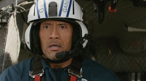 Dwayne Johnson rescues everyone from natural disaster in San Andreas trailer