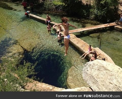 120 feet deep Jacob's well, Texas