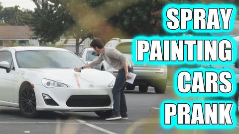 Guy sprays paint on double-parked cars prank