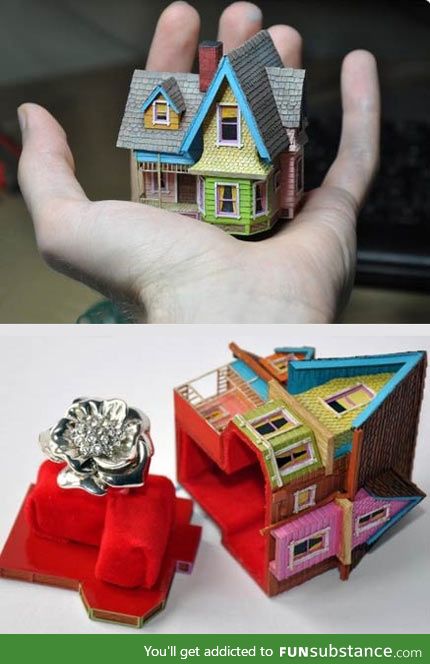 'Up' engagement ring box