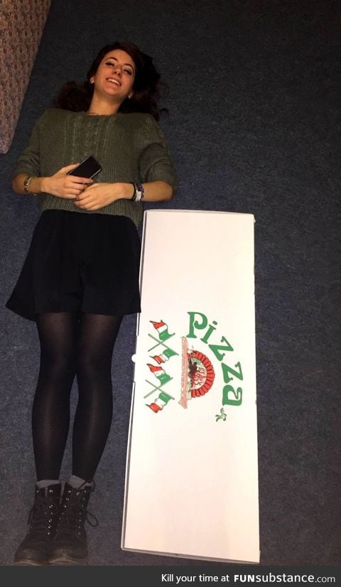 1 meter pizza, Italian for scale