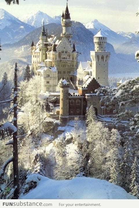 Sleeping Beauty's castle was inspired by this one in Germany