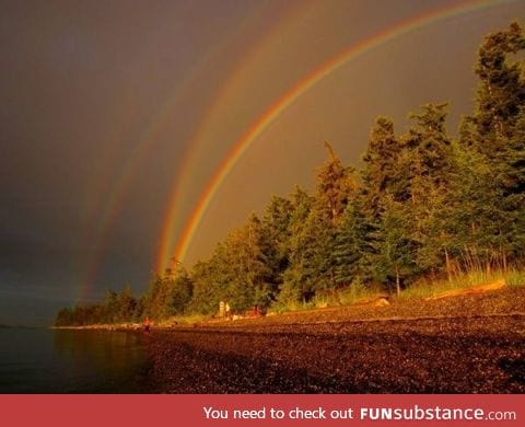 A quadruple rainbow