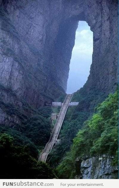 Heaven's Gate Mountain in China