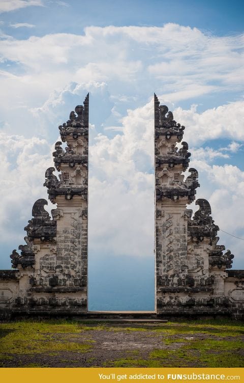 Pura lempuyang door (bali, indonesia)