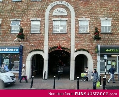 Unfortunate shopping centre entrance design