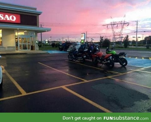 Reverse asshole parking, 4 bikes 1 parking spot! Welcome to Canada