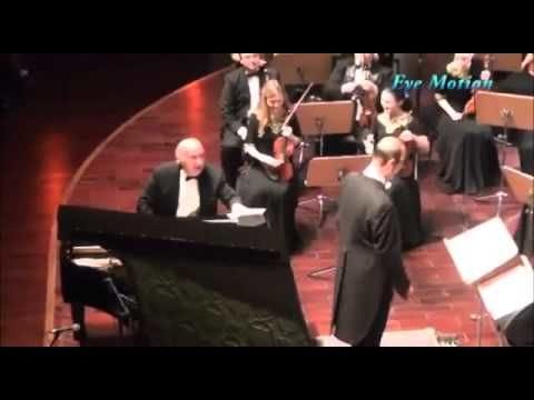 Conductor seizes opportunity to engage the crowd after ruining the performance