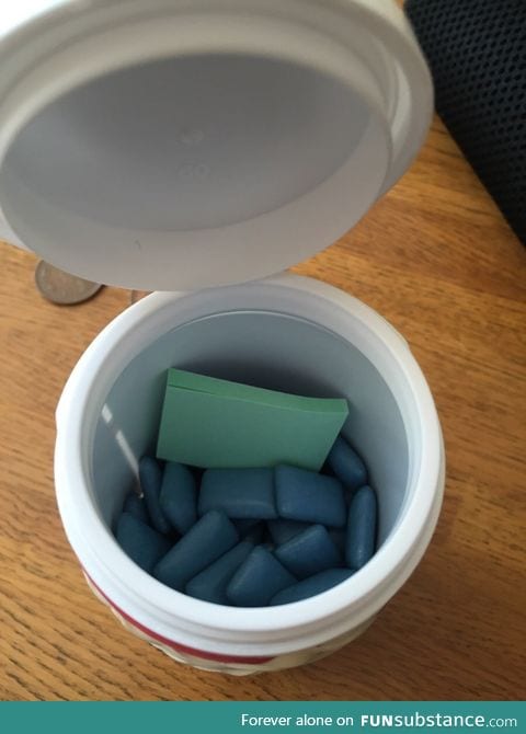 This Japanese gum container comes with a little pad of post-its for your discarded gum