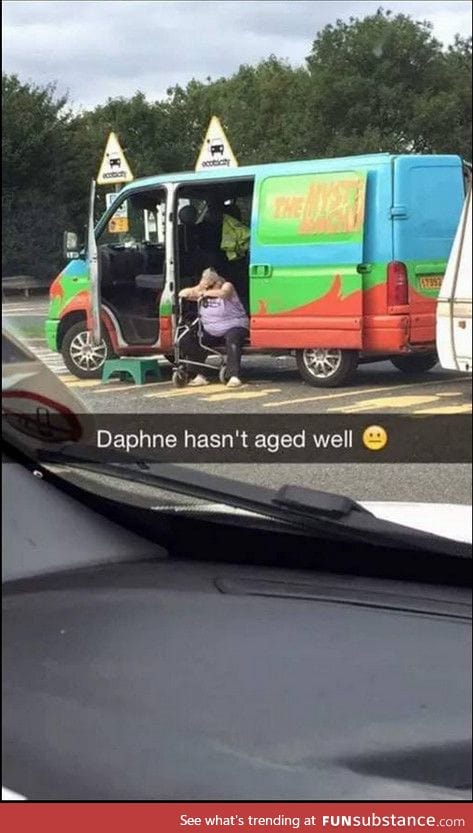 Daphne has not aged well