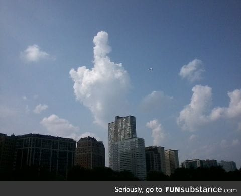 This cloud in Chicago right now