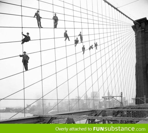 Hanging out on the Brooklyn bridge in 1914