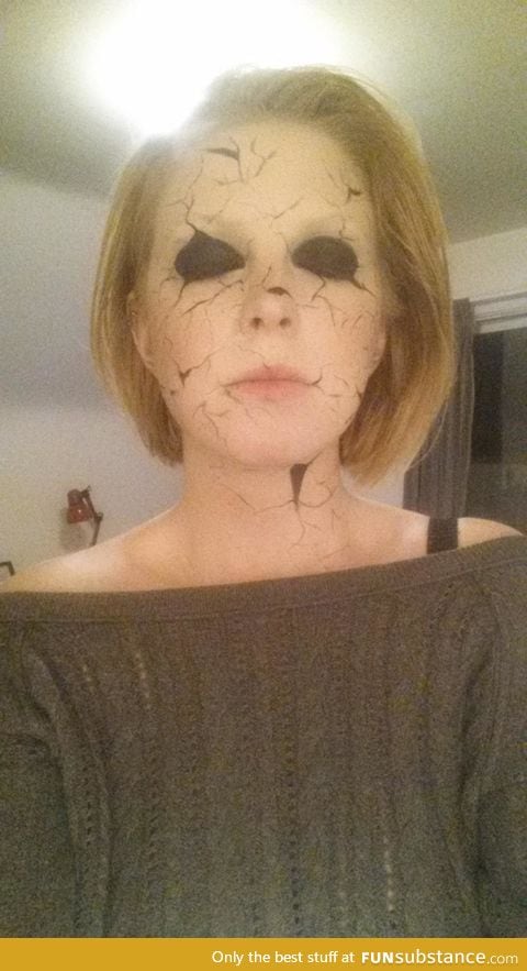 Creepy broken doll makeup