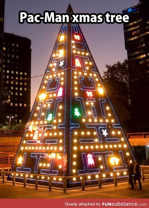 Awesomely badass Pac Man xmas tree