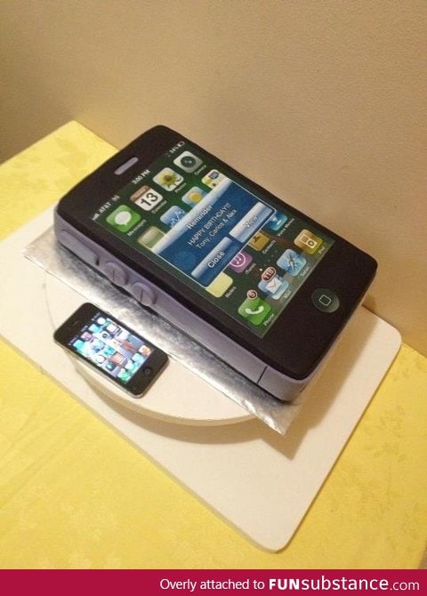 Mom made me an iPhone cake!