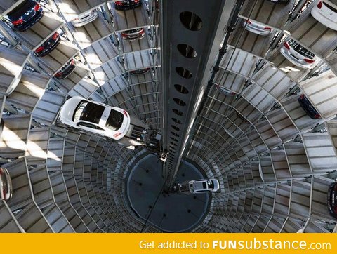 Volkswagen Car Parking Tower -Wolfsburg, Deutschland