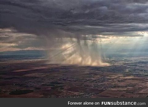 Ever wonder how rain looks like from an airplane?